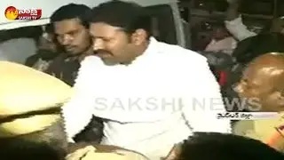 Police Break Up MP Avinash Reddy's Hunger Strike || Kadapa District
