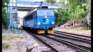 U nádraží v Malešicích  (At the train station in Malešice)