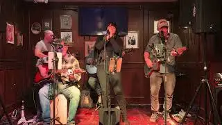 If It Makes You Happy cover by TrainWreck ft. Bernadette Bentley - 2/21/25