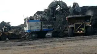 Worlds Largest Hydraulic Shovel, The O&K RH 400 Loads CAT 797B