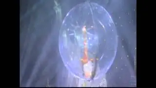 Sharin Monni Ball act Apollo Variete