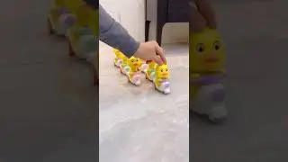 Bebek lucu naik motor balapan baris dua #duck #short #toysshop
