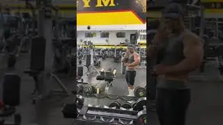 Arm pump in gold&rsquo;s gym, Venice California