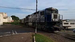 Trem em Marialva-PR composição vazia para a CHS locomotiva ES43BBI. 25/10/2025