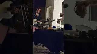 Vil&eacute; e F&aacute;bio Machado em Improvisa&ccedil;&atilde;o Livre. Baixo, apetrechos sonoros e efeitos