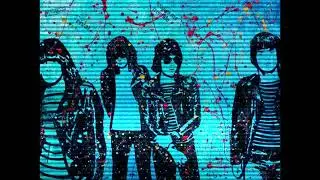 Ramones - I Wanna Be Sedated (Paul Hammond Remix) Remastered Audio.