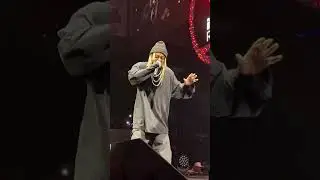 Lil Wayne performing 