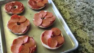 How to make (DIY) the best Pizza and easy PIZZA Bagels Perfect for dinner/Lunch recipe