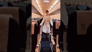 Air hostess dancing in flight 💃😍 || Cute girl viral video 🤩🤩 || What a model ❤ #airhostess