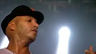 Rage Against The Machine - White Riot (The Clash cover) (Finsbury Park London 2010)