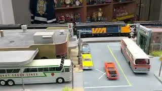 HO Scale VIA Rail and new crossing signals