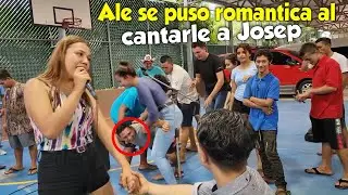 Con mucho sentimiento Alejandra le canta a Josep el tema Pídeme.