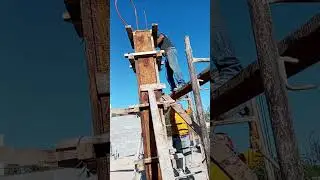 Pocos albañiles logran colar está columna de 3 m
