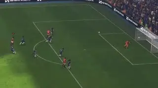 Vin&iacute;cius Jr Scores an INSANE Long Shot for Manchester United | FC 25