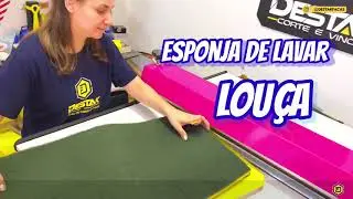 Esponja de lavar louça cortando em máquina de corte e vinco