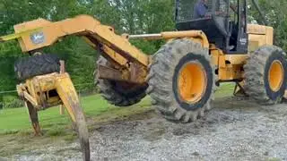 John Deere 440C Grapple Skidder