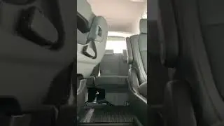 Центральное сиденье Honda Odyssey Magic Slide 2022 года