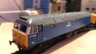 new loco class 55) 55017 and 47709 loco move (model railway)