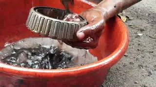 Truck rear wheel hub greasing | Indiantruck mechanics