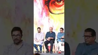 Raj Saheb Thackeray shows respect towards Aamir Khan, offers him a seat during an event.
