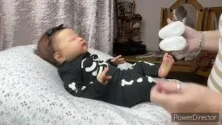 Babies in snuggly knits with Riley and Prudence @SuzannesBabies #reborn #rebornbaby
