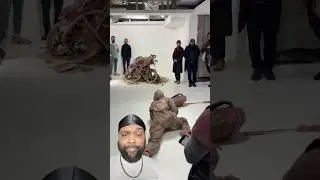 Закройте эту художественную выставку