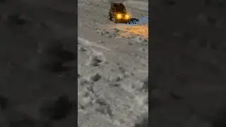 RC по снігу вночі ❄️🌙Модель: FMS FCX24M 🚗Підписуйся на RC_CARua