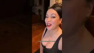 jennifer tilly-announcing his contract for the second season of Chucky! #jennifertilly #chucky