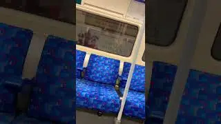 London Tube #shorts #youtubeshorts #london #uk #underground