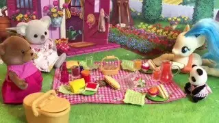 Lil Woodzeez's picnic play set