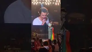 Harry Styles HD Helps fan come out. Love on Tour Vienna 16.7. 2022