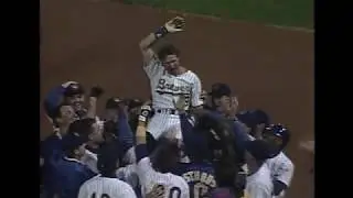 1992 - Robin Yount Records His 3000th Hit