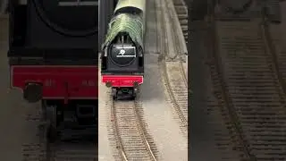 Hornby LNER Gresley P2 #2002 'Earl Marischal' With Steam Generator Heads East