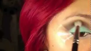 Wearable look using bright colors