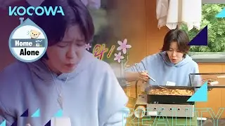 Gyeong Su Jin&rsquo;s Tteobokki and beer Mukbang [Home Alone Ep 402]