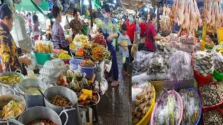 Популярный камбоджийский рынок на Центральном рынке —креветки, морепродукты, закуски и многое другое
