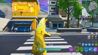 FB#43 en 51 Banana stand Nana cape Cluck Strut