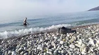 Вход в море 6.12.2025,в Гаграх