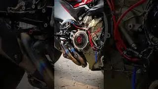 Ducati V4 with Dry Clutch and Akrapovic Full System Exhaust