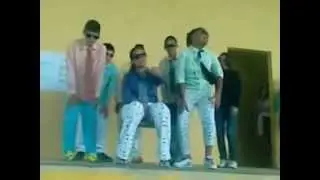 The lazy song - apresenta&ccedil;&atilde;o na E.E. Samuel Engel ;D