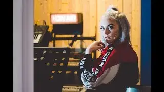 Mami LaQuinn - Mi Muvi (Prod. Octopvs to the Party)