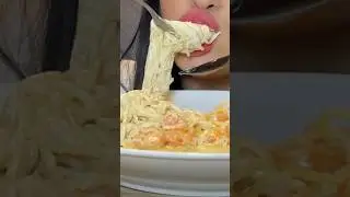 ASMR CREAMY CHEESY ALFREDO PASTA#shorts#eating #foodie #pasta#asmreating