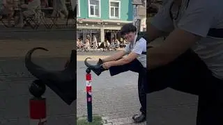 Hässliche Schuhe in der Stadt 😅#comedy #lustig #outfit ￼ #socialanxiety #funny