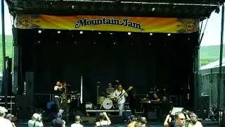Macpodz @ mountian jam west stage
