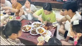 25/1/2026/ Chủ Nhật Cả Nhà  Xum Họp Mua Con Gà Nướng, Và Con Vịt Đánh Tiết Canh  ,Ngon.