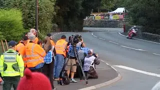 CLASSIC TT 2025 80s & 90s PARADE LAP REWIND @ THE MANX GRAND PRIX - NATION McCALLEN McCGUINNESS ETC