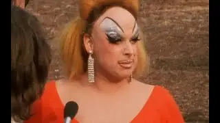PINK FLAMINGOS (1972) Clip - Divine