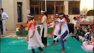 પ્રજાસત્તાક દિન નિમિત્તે ધોરણ 7 ની વિદ્યાર્થિનીઓ દ્વારા'દેશ રંગીલા' ગીત પર ડાન્સ....