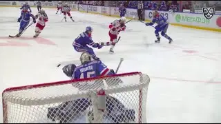 Leipsic hits the post