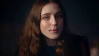 Birdy - Keeping Your Head Up [Official Music Video]